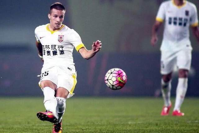 开云官网-穆里尼奥兴衰史（76）：九流前锋为516天盖棺